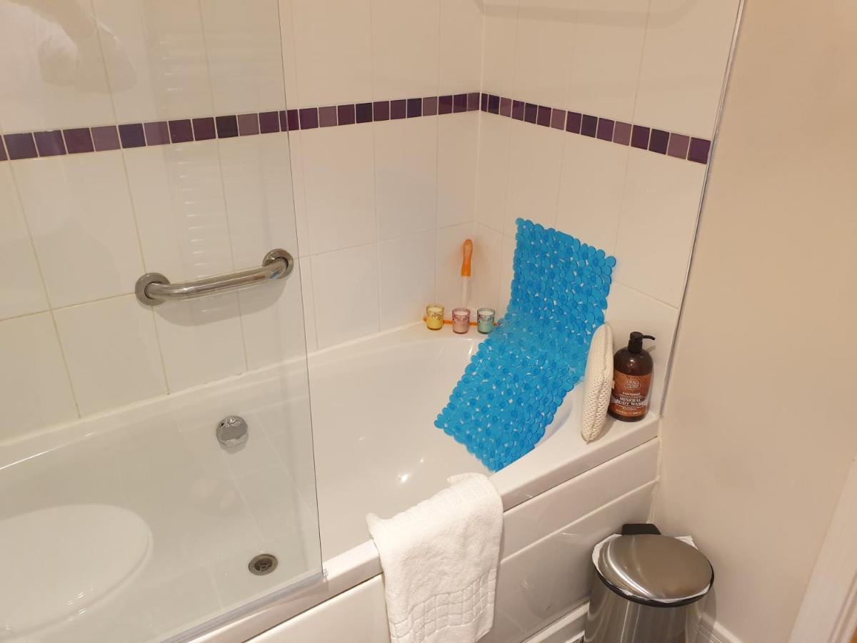 Birmingham Emerald, 2 Bedroom Apartment מראה חיצוני תמונה